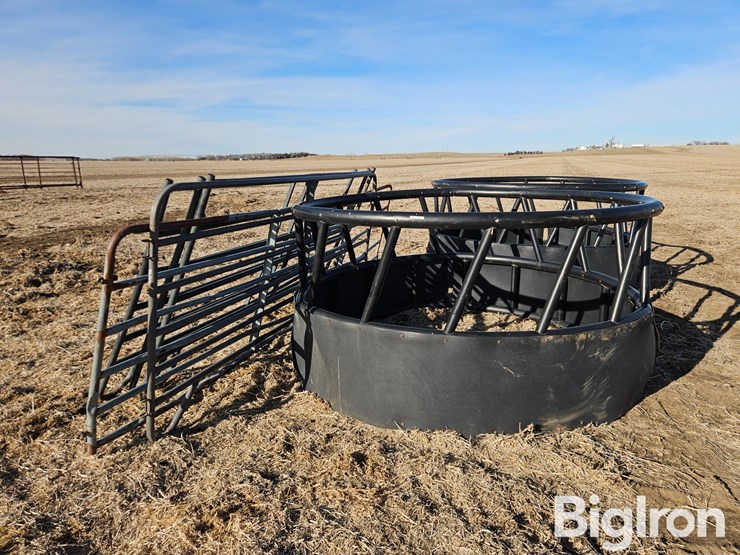 round-bale-feeders-&-livestock-panels-image-10