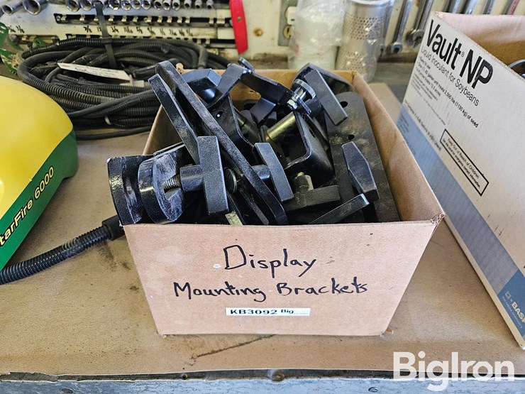 display-mounting-brackets-image-1