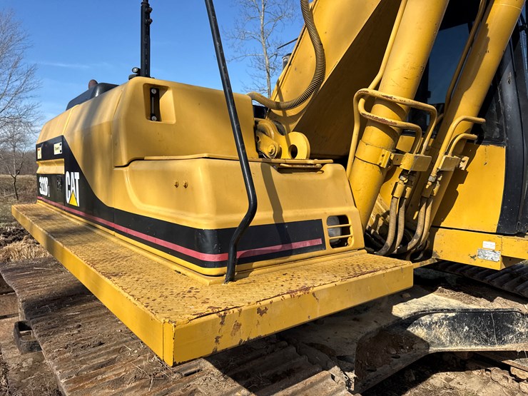 caterpillar-322-image-18
