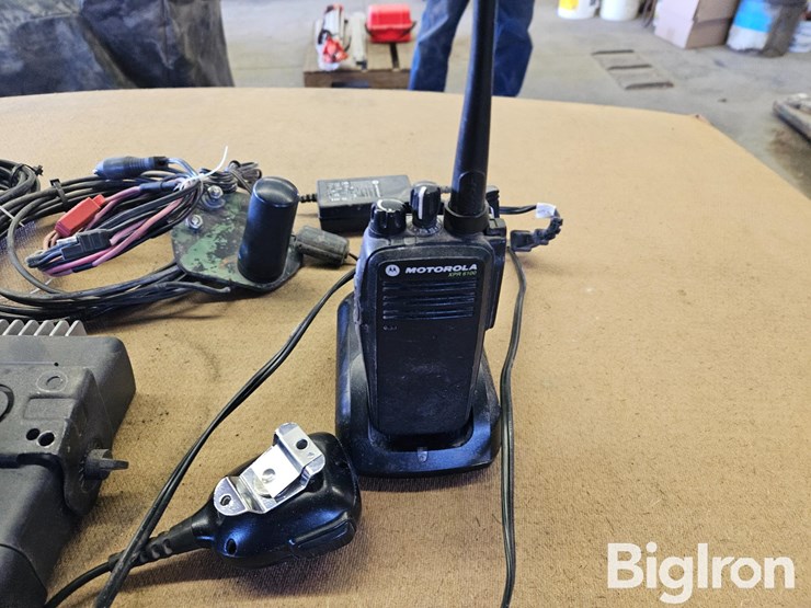 motorola-business-band-radios-image-14