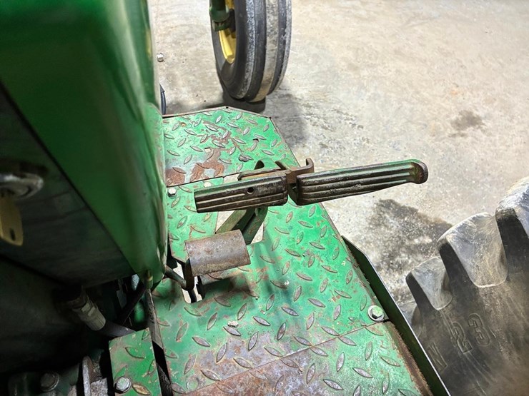 john-deere-2940-image-22