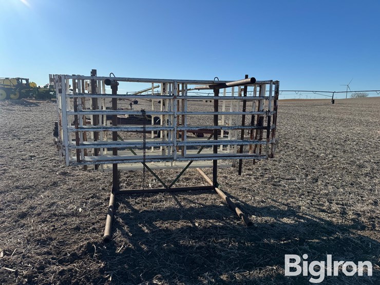 corral-gates-w/storage-rack-image-8