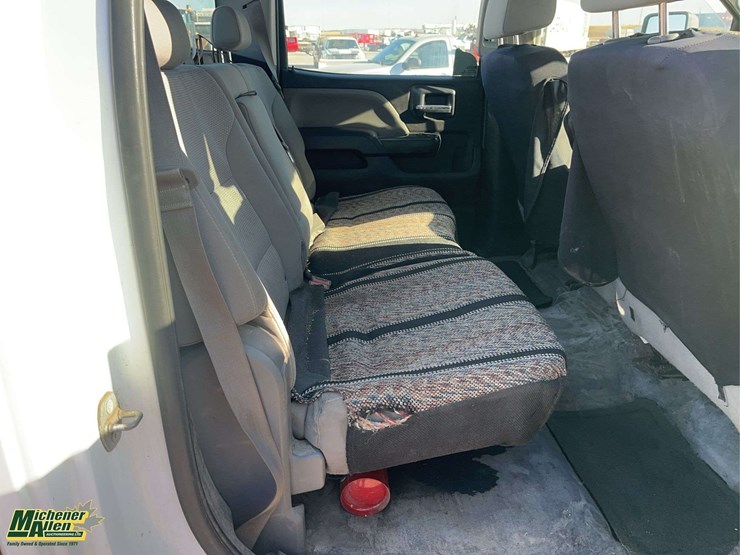 2016-chevrolet-silverado-2500hd-image-19