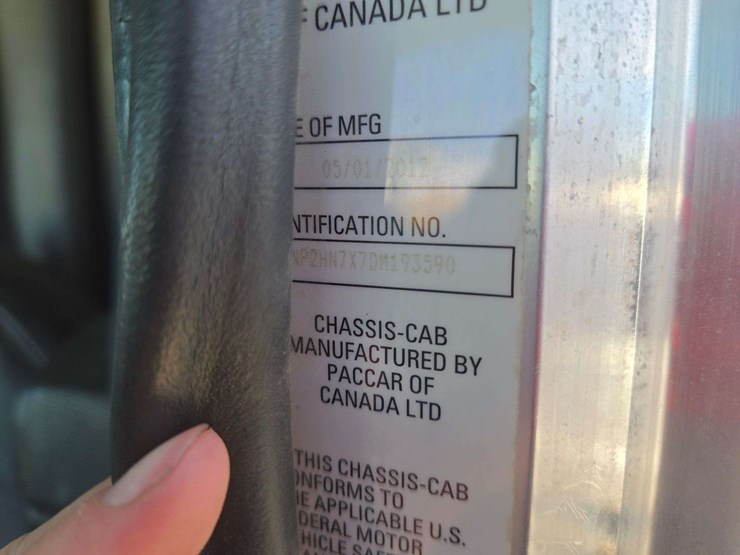 2013-peterbilt-337-image-22