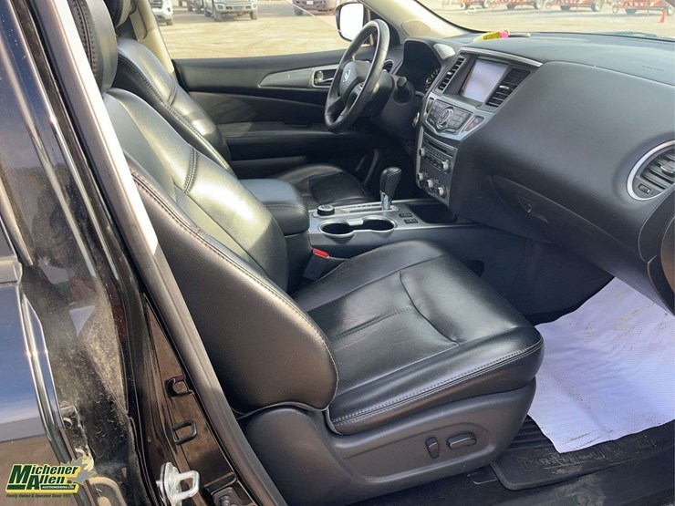 2017-nissan-pathfinder-image-18