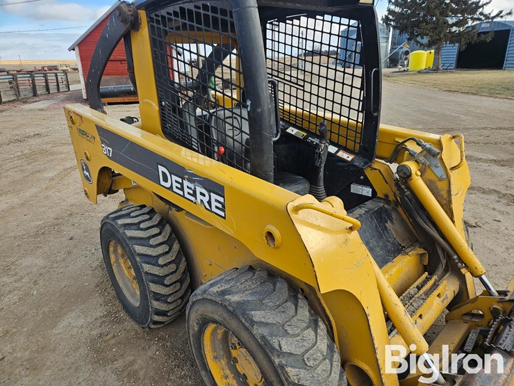 john-deere-317-image-18
