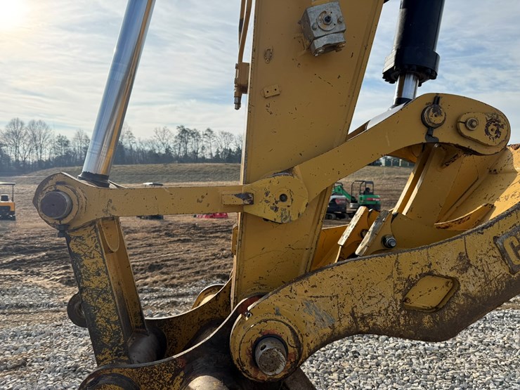 caterpillar-323fl-image-15