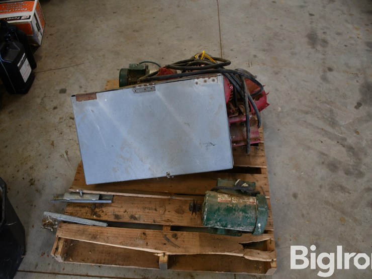 pallet-of-farm-support-image-6