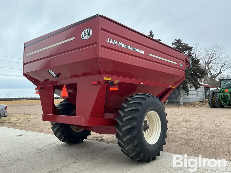 2011-j&m-750-image-5