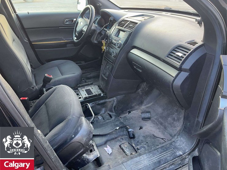 2018-ford-explorer-image-18