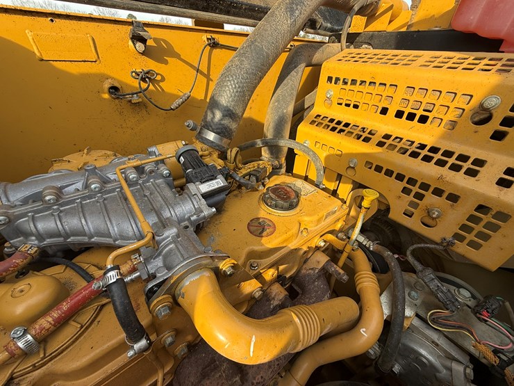 caterpillar-323fl-image-35