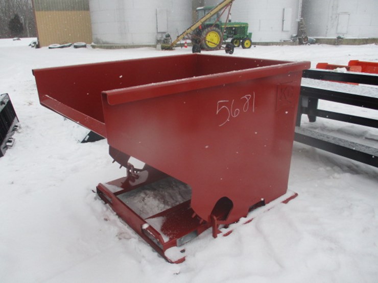 #5681-•-2.0-cy.-self-dumping-hopper-with-fork-pockets-vft-image-1