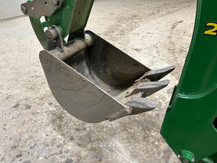 2025-deere-210le-image-17