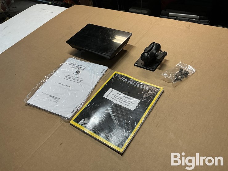 john-deere-g5-universal-display-image-1