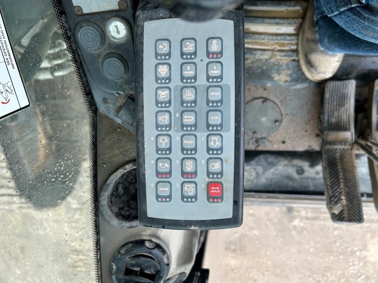 2016-liebherr-r946-image-28