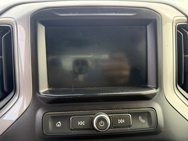 2022-chevrolet-silverado-2500-image-33