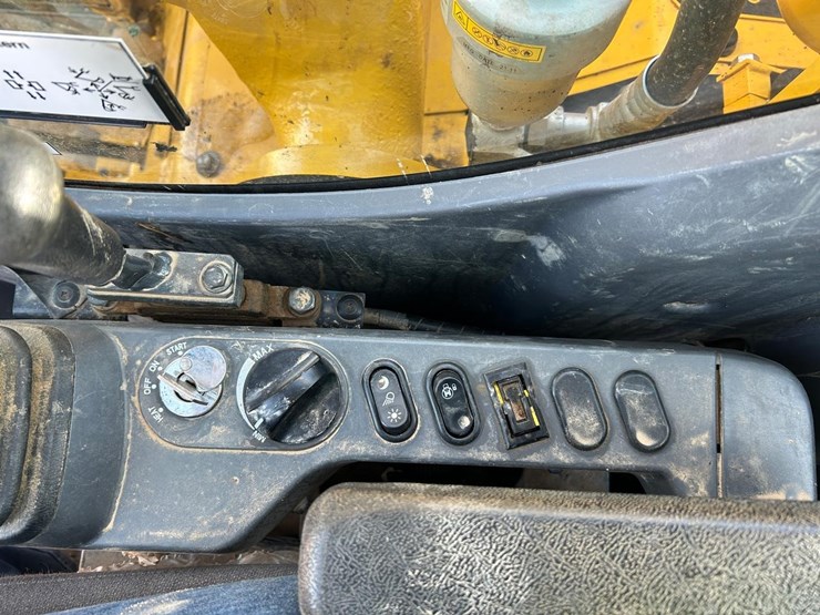 2022-komatsu-pc138us-lc-11-image-32