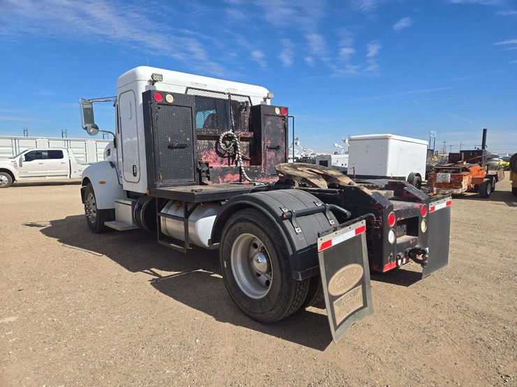 2013-peterbilt-337-image-4