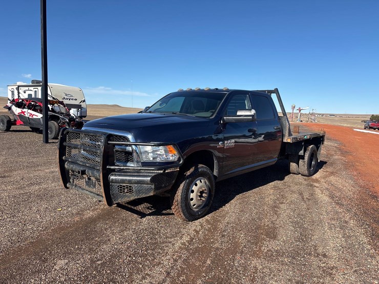 2017-dodge-3500-image-1