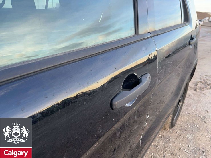 2017-ford-explorer-image-26