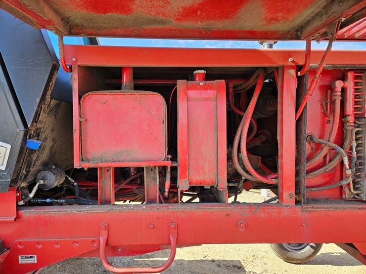 case-ih-8830-image-23