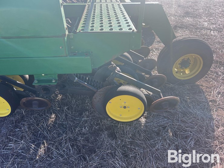 john-deere-750-image-9