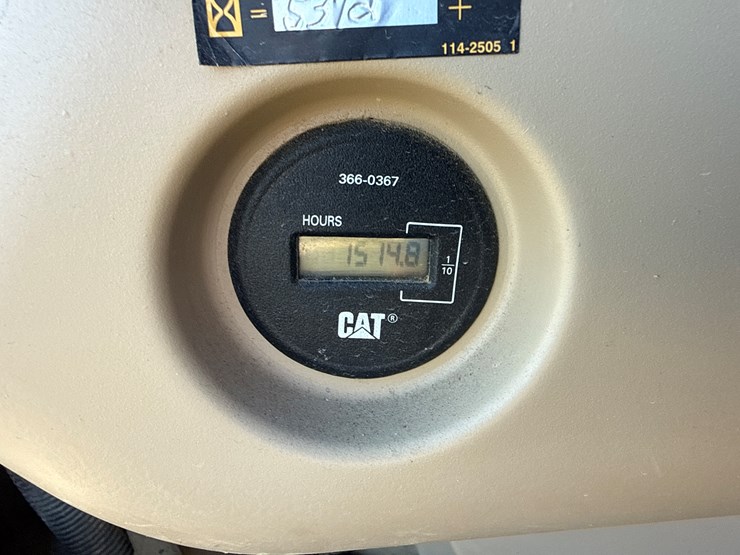 caterpillar-322-image-36