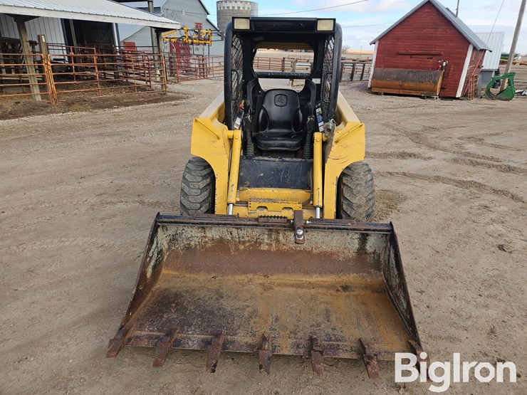 john-deere-317-image-2