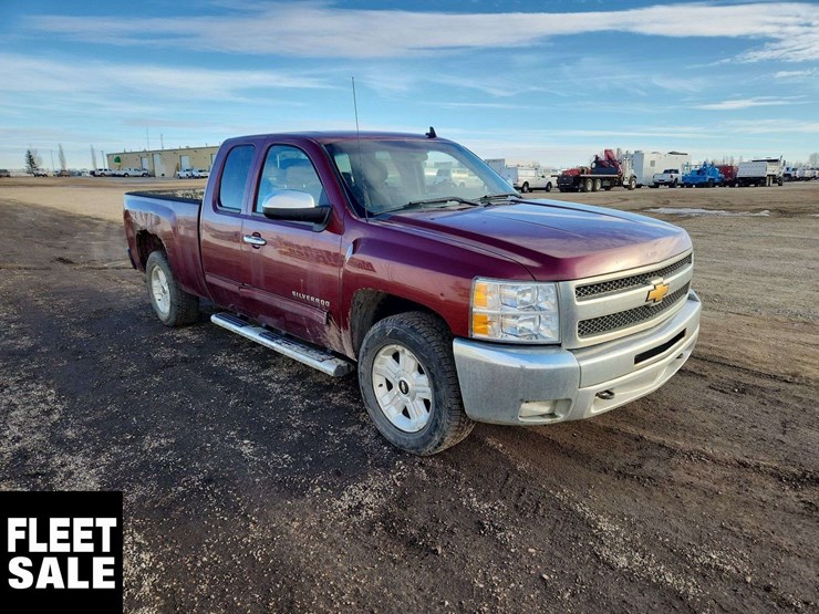 2013-chevrolet-silverado-1500-lt-image-2