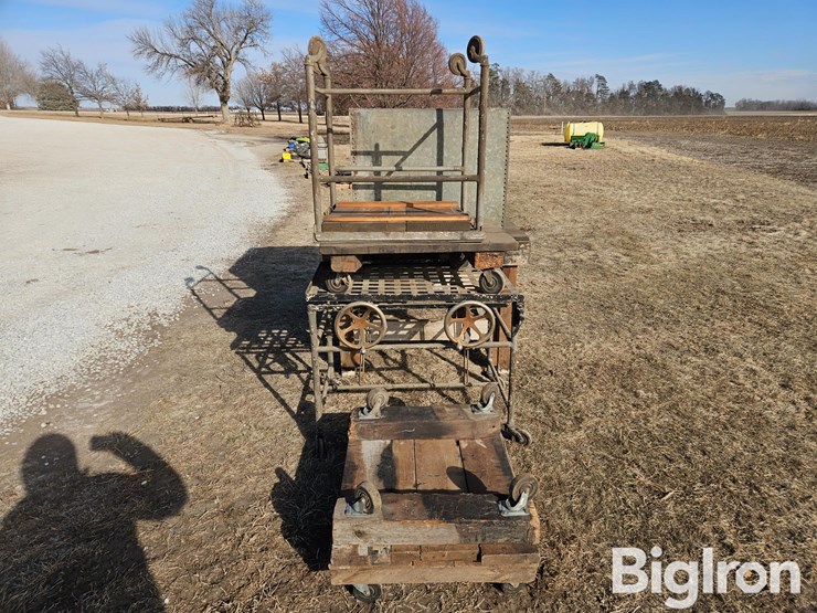 work-bench/rolling-carts-image-3