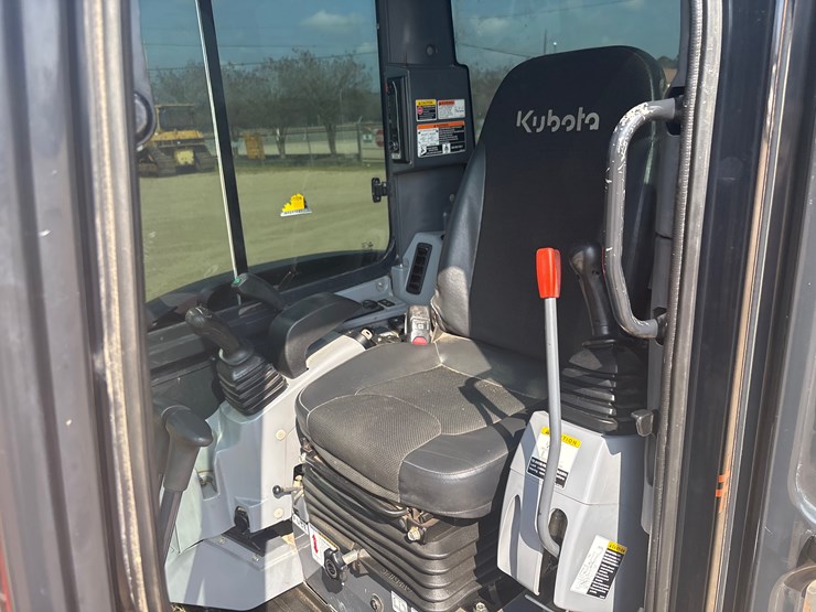2017-kubota-kx040-4r3a-image-15