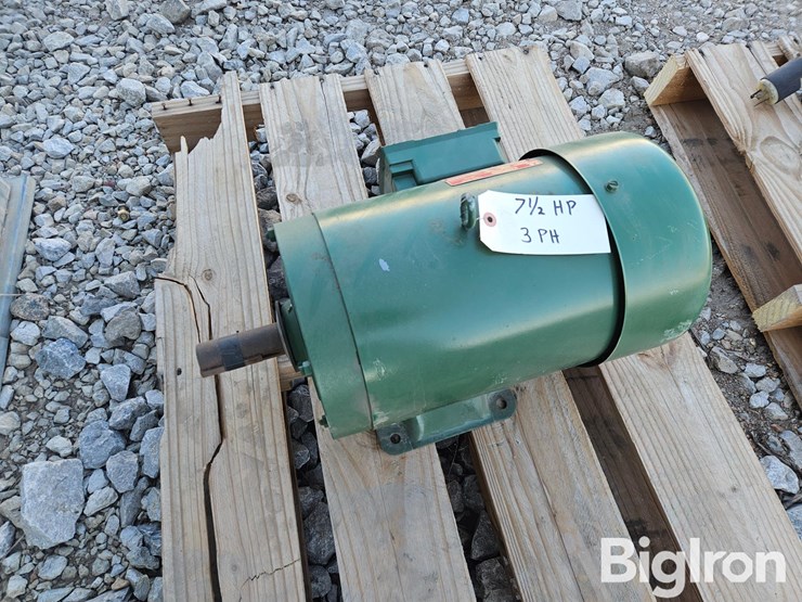 dayton-7.5-hp-electric-motor-image-7