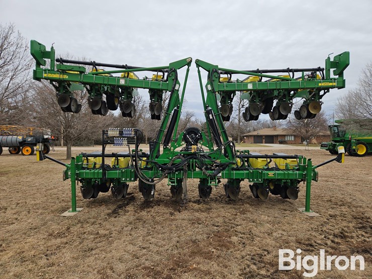 2005-john-deere-1720-image-2