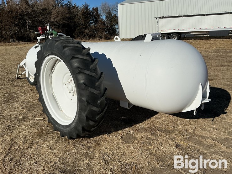 s/a-1,000-gallon-fuel-trailer-image-7