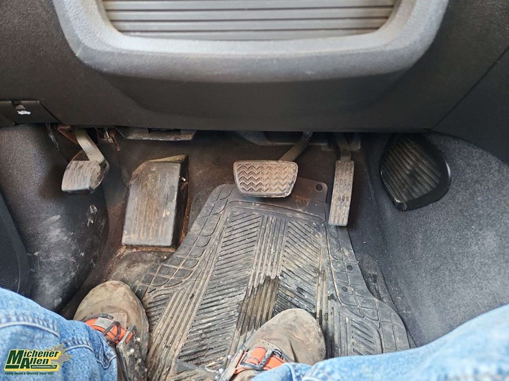 2011-chevrolet-traverse-image-22