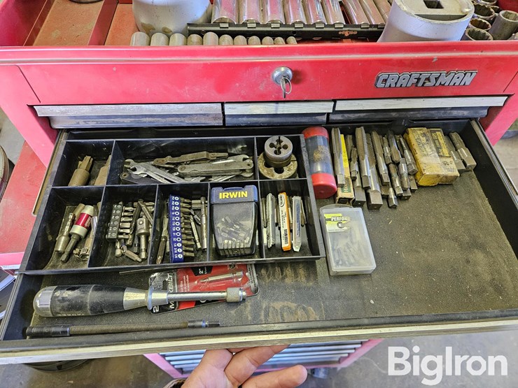 craftsman-steel-rolling-toolboxes-&-tools-image-14