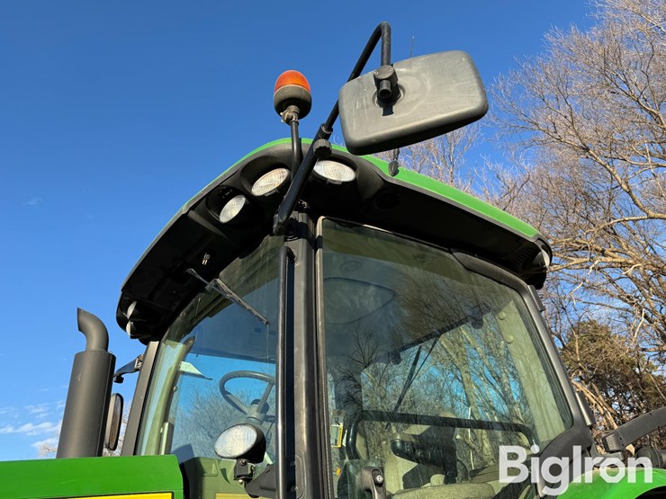 2010-john-deere-8225r-image-15