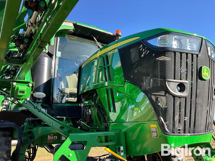 2021-john-deere-r4038-image-10
