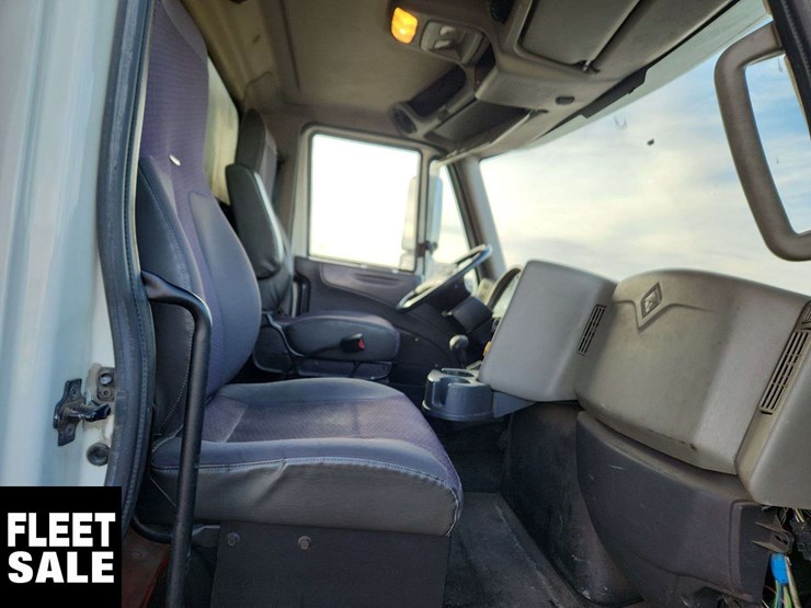 2015-international-durastar-4300-image-19