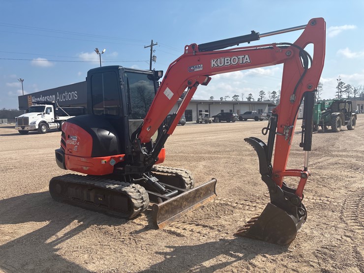 2016-kubota-kx040-image-3