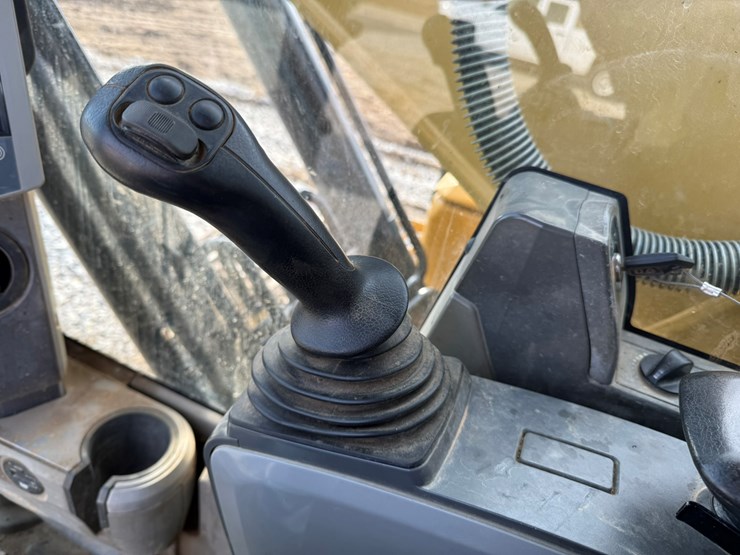 caterpillar-323fl-image-68