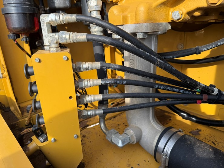 caterpillar-323fl-image-48