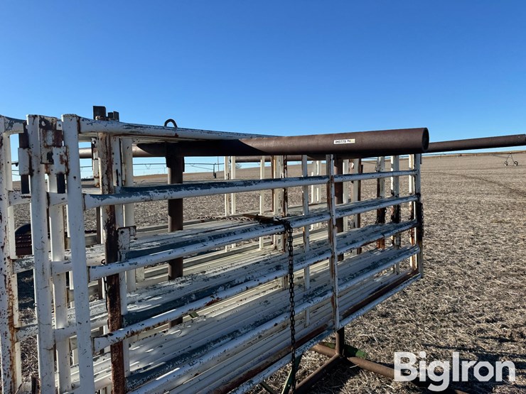corral-gates-w/storage-rack-image-10