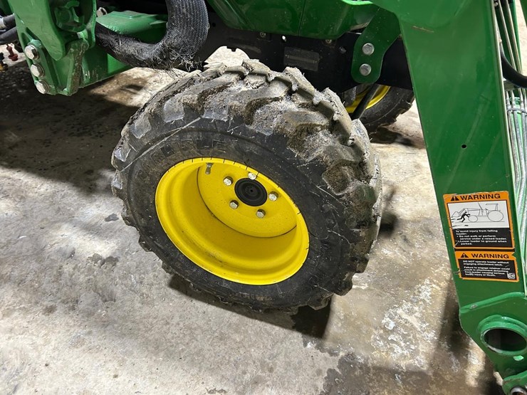 2025-deere-210le-image-13