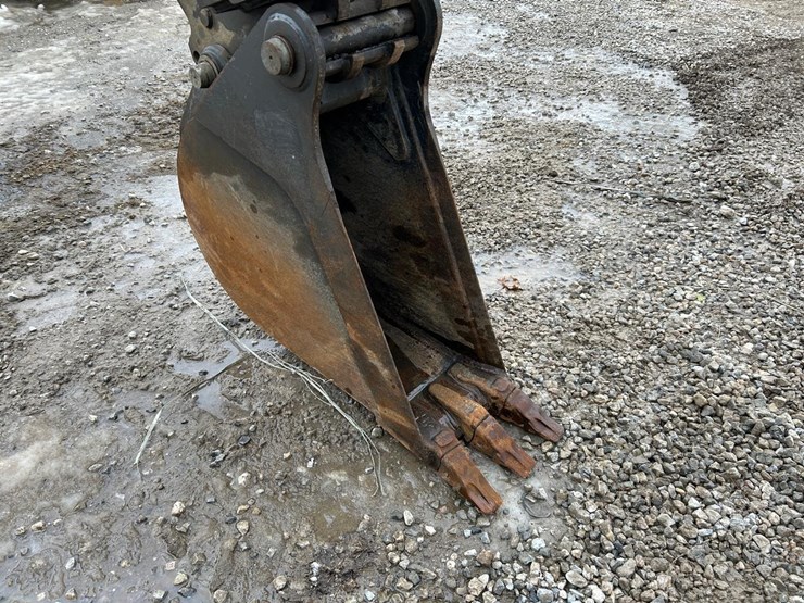 2016-case-580n-image-13