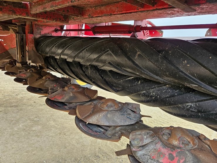 new-holland-h7450-image-22