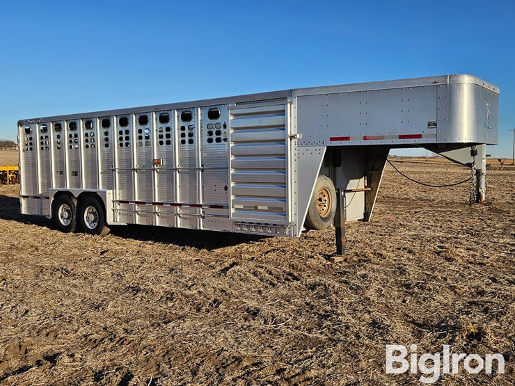 2009-wilson-livestock-trailer-image-1