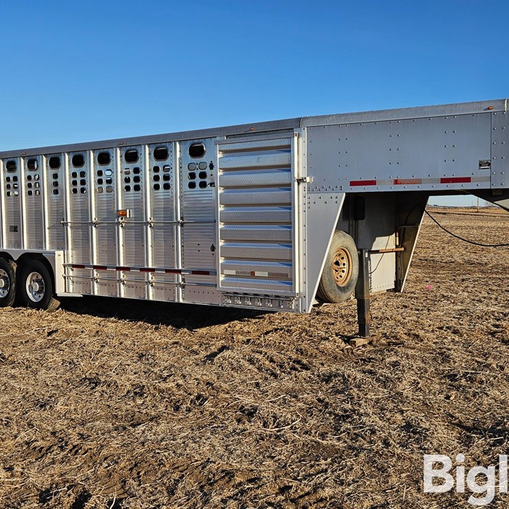 2009 WILSON LIVESTOCK TRAILER