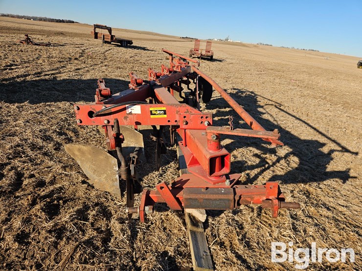 international-720-image-8