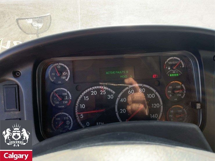 2016-freightliner-m2-106-image-14